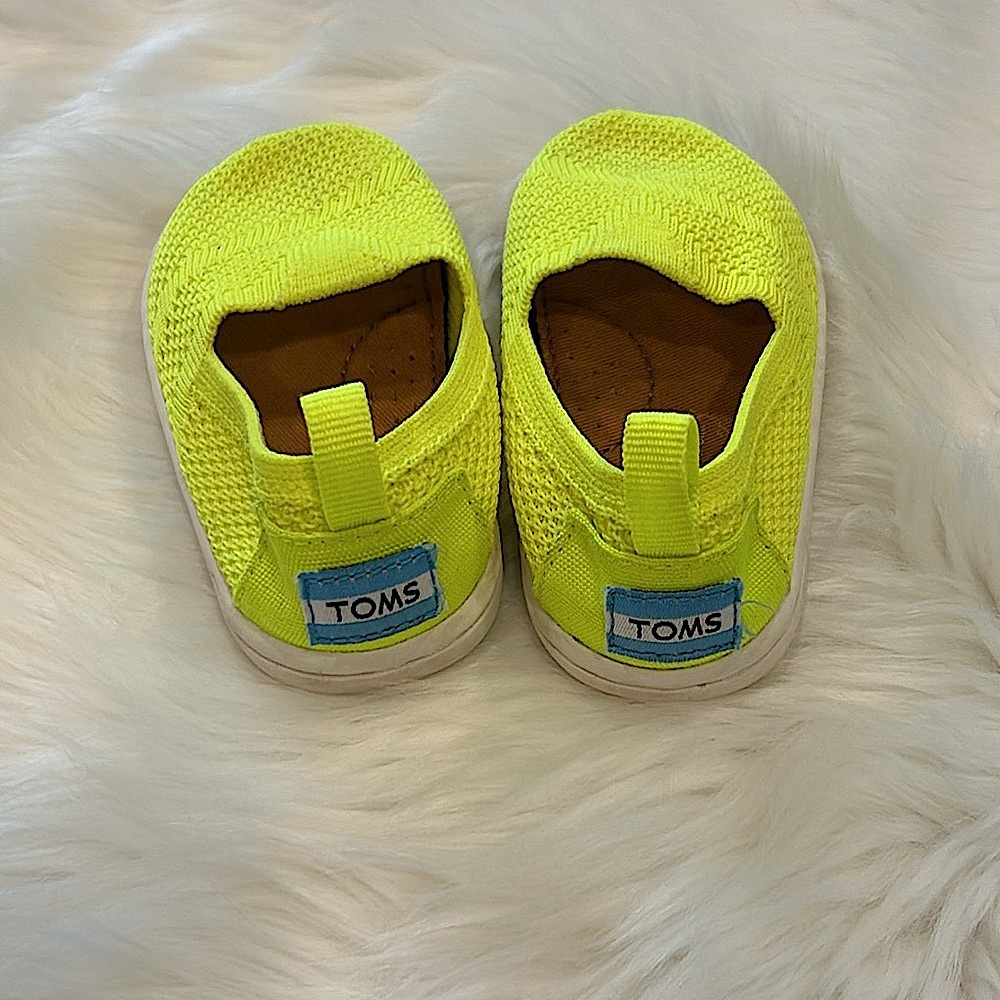 Toms Neon yellow Toddler Alpargatas. Size 4.